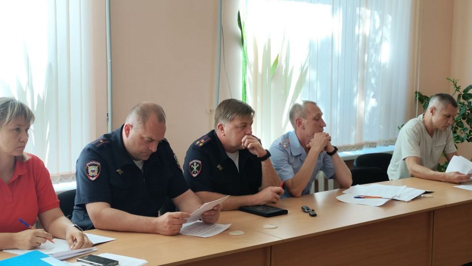 Важное заседание по профилактике правонарушений в Ровеньках Важное заседание по профилактике правонарушений в Ровеньках