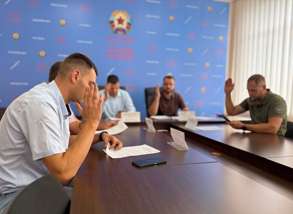 Александр Криеренко: Сегодня провели внеочередное заседание комитета по государственному строительству и местному самоуправлению Александр Криеренко: Сегодня провели внеочередное заседание комитета по государственному строительству и местному самоуправлению