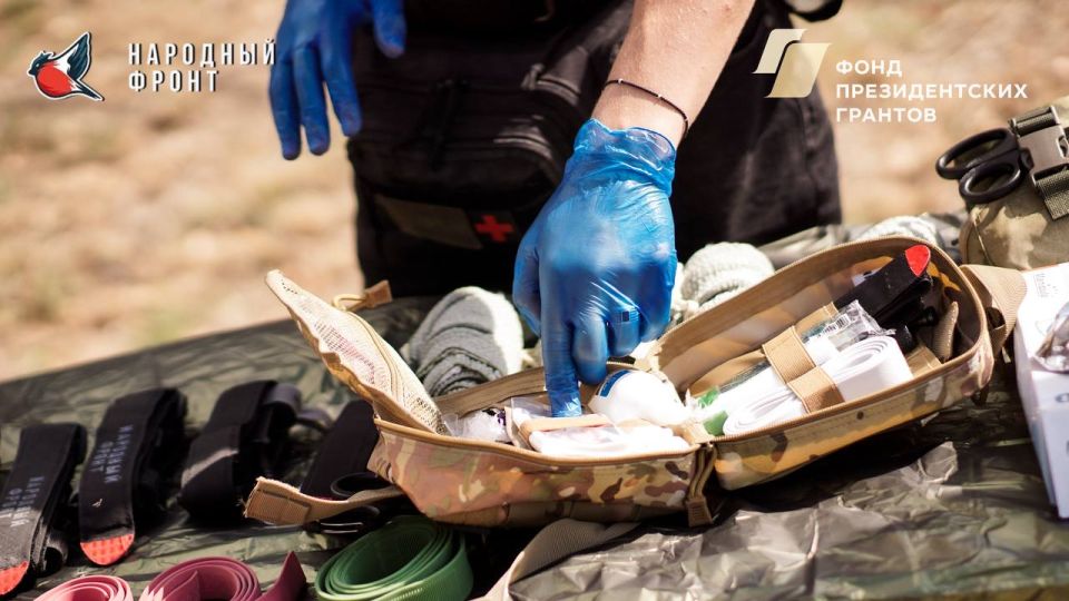 Молодежка Народного Фронта не забывает своих героев! В Луганске прошла акция памяти Николая Ковалёва ("Чапай") и Давида Соколова ("Тюр") Молодежка Народного Фронта не забывает своих героев! В Луганске прошла акция памяти Николая Ковалёва ("Чапай") и Давида Соколова ("Тюр")