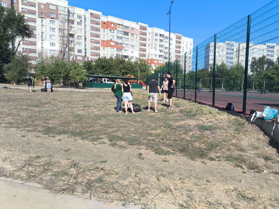 На квартале Степном в Луганске прошел субботник по профилактике пожароопасных ситуаций На квартале Степном в Луганске прошел субботник по профилактике пожароопасных ситуаций