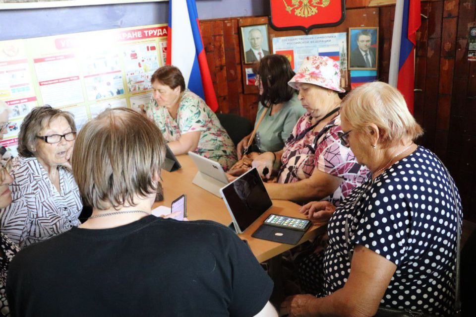 Курсы "Мобильной и компьютерной грамотности" становятся все более популярными среди мужчин и женщин серебряного возраста Курсы "Мобильной и компьютерной грамотности" становятся все более популярными среди мужчин и женщин серебряного возраста