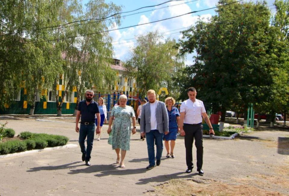 Иван Кусов: Очень положительное впечатление сегодня на меня произвели образовательные организации Меловского района! Иван Кусов: Очень положительное впечатление сегодня на меня произвели образовательные организации Меловского района!