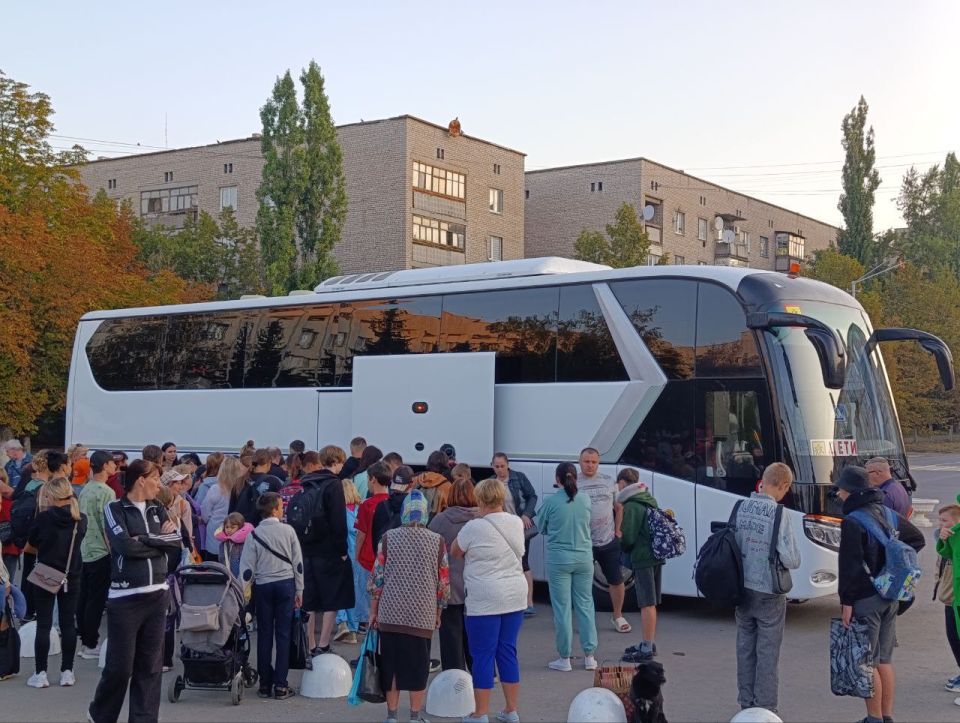 Юные кировчане отправились в Детский оздоровительный лагерь «Сосновый бор» Юные кировчане отправились в Детский оздоровительный лагерь «Сосновый бор»