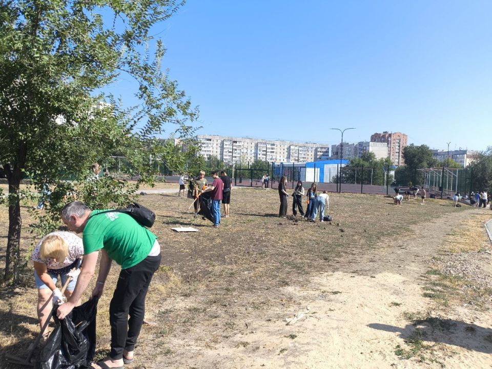 На квартале Степном в Луганске прошел субботник по профилактике пожароопасных ситуаций На квартале Степном в Луганске прошел субботник по профилактике пожароопасных ситуаций