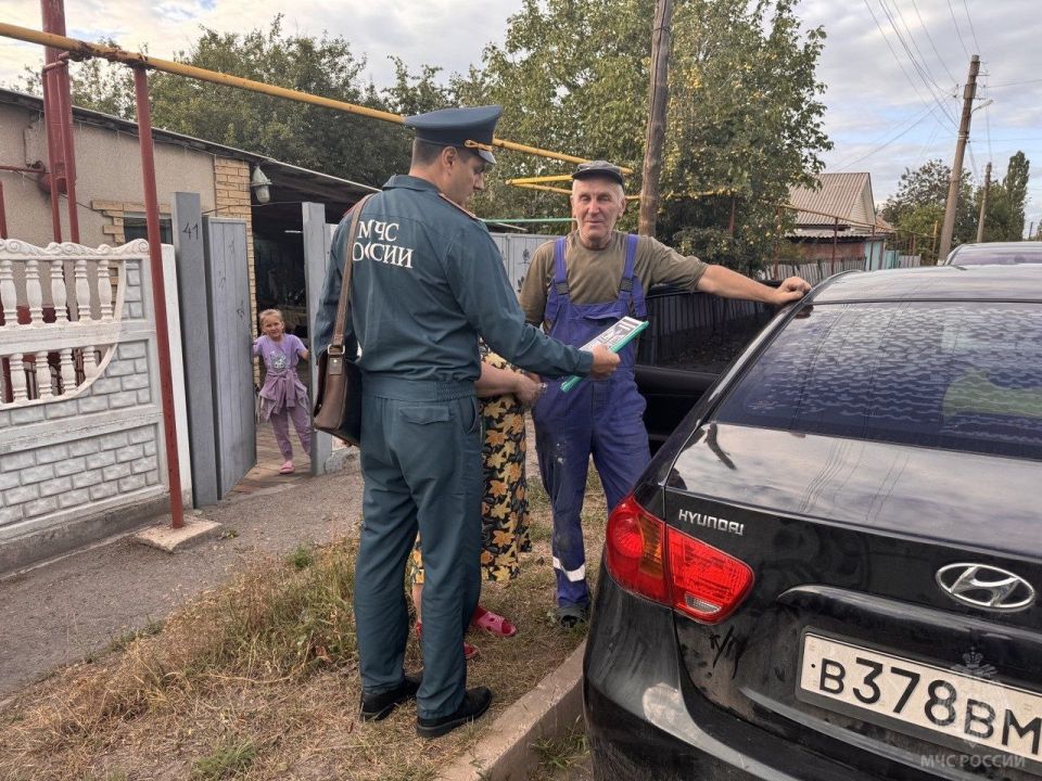 "ОСТОРОЖНО: ОГОНЬ НЕ ПРОЩАЕТ БЕЗРАЗЛИЧИЯ!" "ОСТОРОЖНО: ОГОНЬ НЕ ПРОЩАЕТ БЕЗРАЗЛИЧИЯ!"