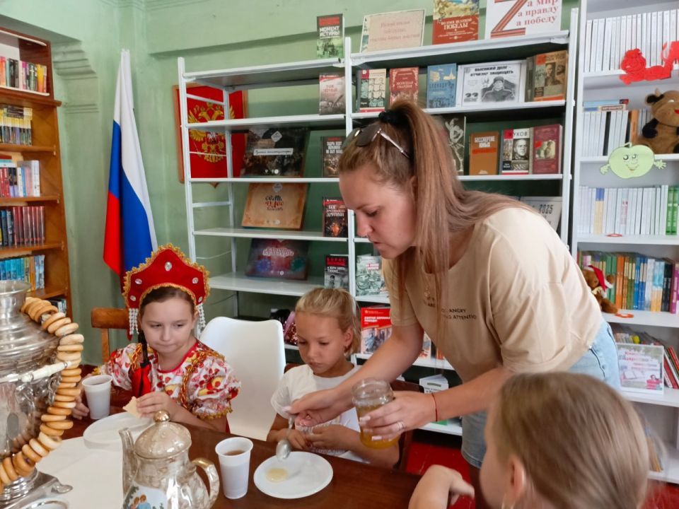 Познавательно-игровая программа для детей «Три спаса на Руси» в посёлке Дубовский Познавательно-игровая программа для детей «Три спаса на Руси» в посёлке Дубовский