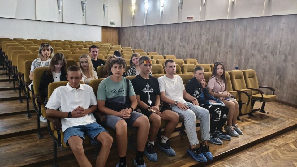 Молодежный совет при Администрации посетили музей "Молодая гвардия" в городе Краснодон Молодежный совет при Администрации посетили музей "Молодая гвардия" в городе Краснодон