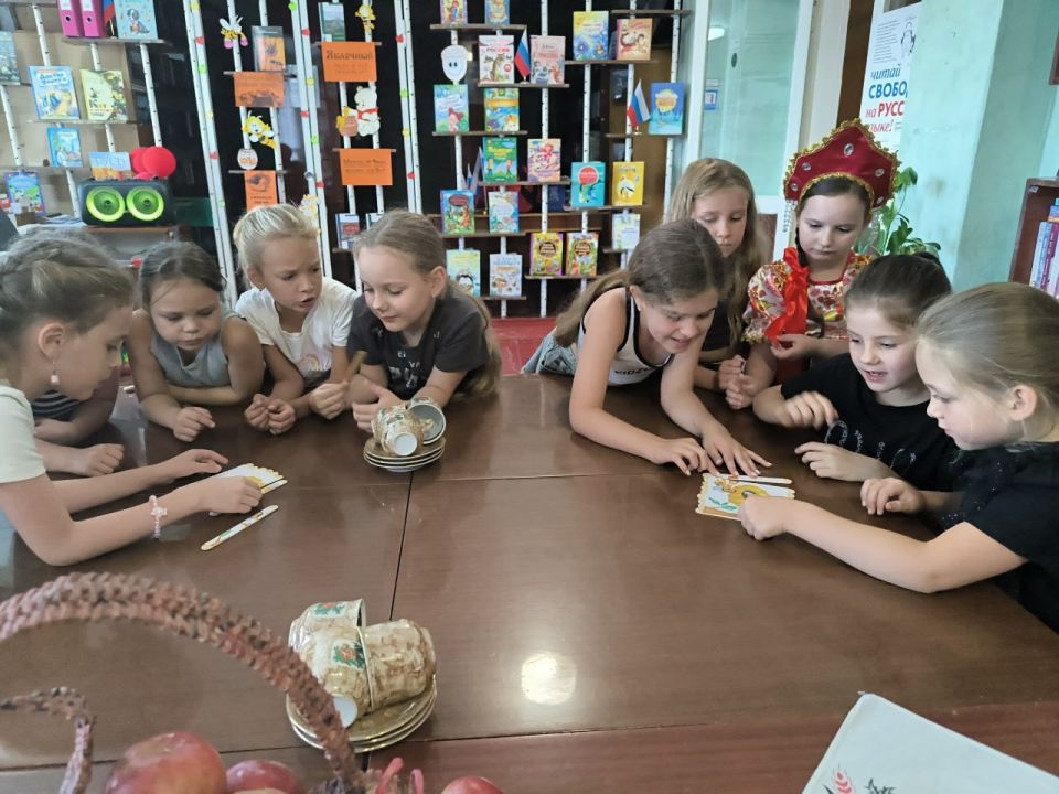 Познавательно-игровая программа для детей «Три спаса на Руси» в посёлке Дубовский Познавательно-игровая программа для детей «Три спаса на Руси» в посёлке Дубовский