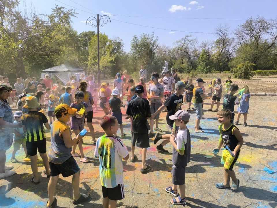 17 августа площадь перед Домом культуры г. Вахрушево стала площадкой для масштабного праздника 17 августа площадь перед Домом культуры г. Вахрушево стала площадкой для масштабного праздника