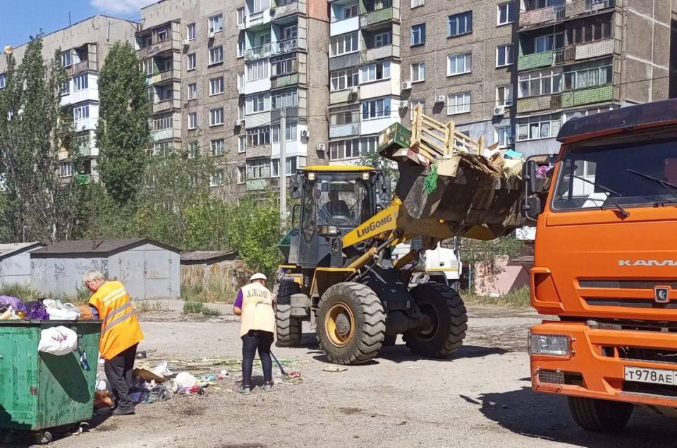 Алчевский филиал «Единый региональный фонд по управлению МКД» проводит работы на территории города Алчевский филиал «Единый региональный фонд по управлению МКД» проводит работы на территории города