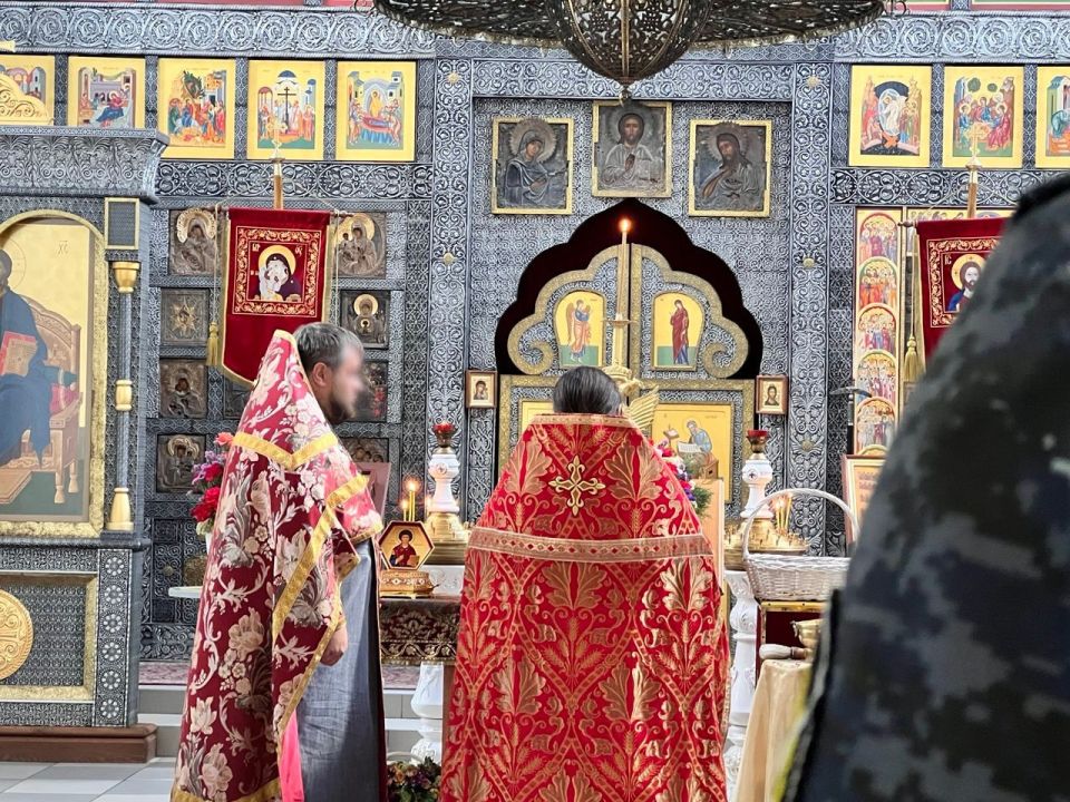 Сотрудники УФСИН России по Луганской Народной Республике поклонились мощам Великомученика и Целителя Пантелеимона Сотрудники УФСИН России по Луганской Народной Республике поклонились мощам Великомученика и Целителя Пантелеимона