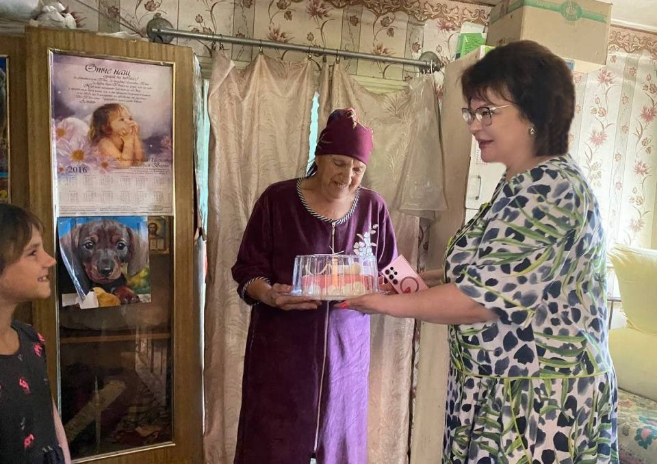 Марина Филиппова: В светлый день Преображения Господня, когда православные отмечают этот великий праздник, мы вместе с Павлом Гречишкиным, Председателем Совета Новоайдарского округа, отправились в село Спеваковка Марина Филиппова: В светлый день Преображения Господня, когда православные отмечают этот великий праздник, мы вместе с Павлом Гречишкиным, Председателем Совета Новоайдарского округа, отправились в село Спеваковка