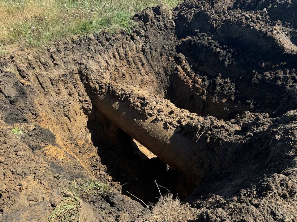 "Лугансквода" ремонтирует магистральный водовод, который снабжает водой более 110 тыс "Лугансквода" ремонтирует магистральный водовод, который снабжает водой более 110 тыс