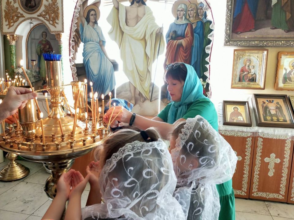 В учреждениях культуры и образования города Ровеньки прошли тематические мероприятия, приуроченные празднику Преображение Господне В учреждениях культуры и образования города Ровеньки прошли тематические мероприятия, приуроченные празднику Преображение Господне