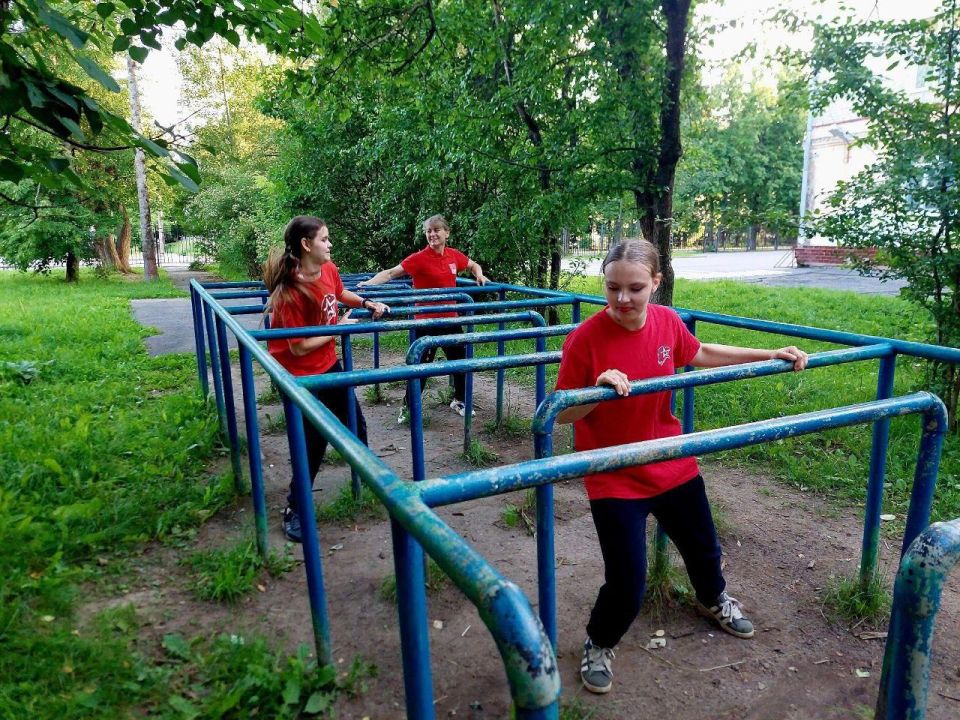 Команда из ЛНР вышла в финал «Семейной зарницы» и поборется за звание лучшей в сентябре в Волгограде, сообщили в фонде «Защитники Отечества» Команда из ЛНР вышла в финал «Семейной зарницы» и поборется за звание лучшей в сентябре в Волгограде, сообщили в фонде «Защитники Отечества»