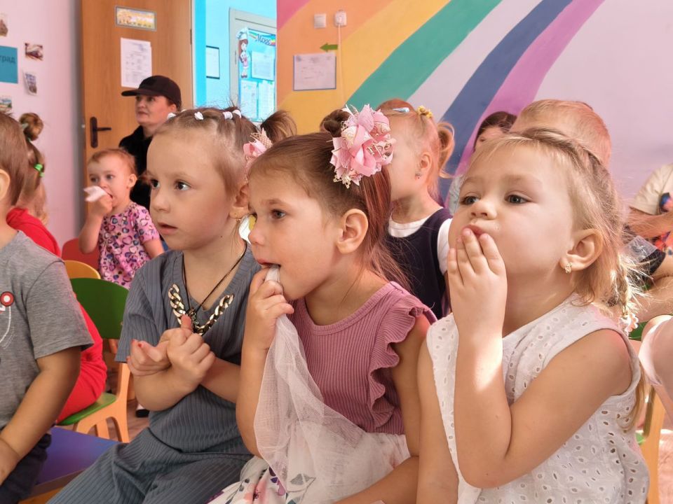 "Театр на колесах" подарил праздник детям Хрящеватого "Театр на колесах" подарил праздник детям Хрящеватого