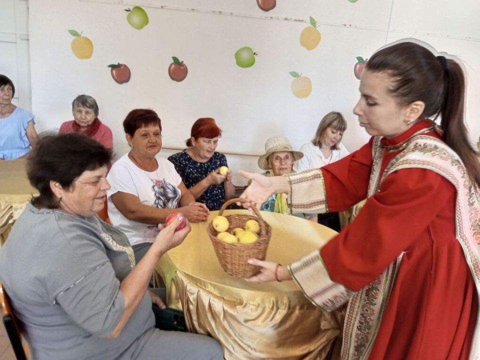 В учреждениях культуры и образования города Ровеньки прошли тематические мероприятия, приуроченные празднику Преображение Господне В учреждениях культуры и образования города Ровеньки прошли тематические мероприятия, приуроченные празднику Преображение Господне