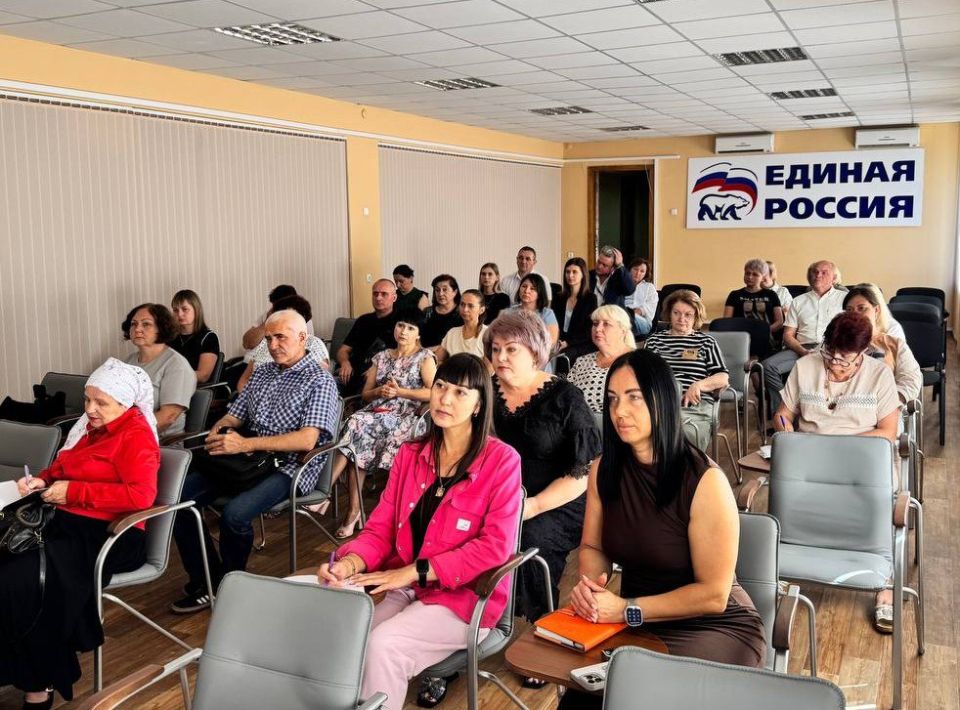 В Администрации города Красный Луч состоялась встреча представителей главного отделения ПАО Сбербанк по ЛНР с предпринимателями и руководителями организаций округа В Администрации города Красный Луч состоялась встреча представителей главного отделения ПАО Сбербанк по ЛНР с предпринимателями и руководителями организаций округа