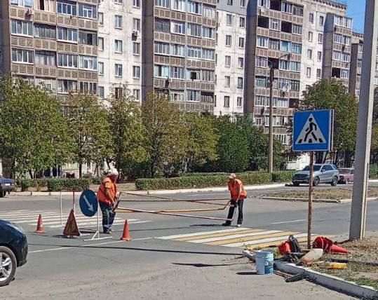 Коммунальные службы проводят работы на территории города Коммунальные службы проводят работы на территории города