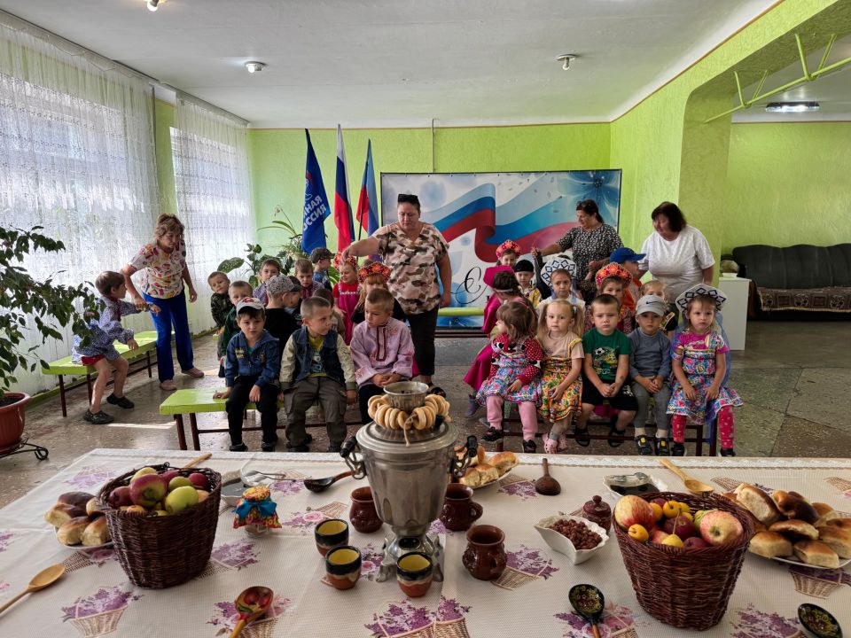 В учреждениях культуры и образования города Ровеньки прошли тематические мероприятия, приуроченные празднику Преображение Господне В учреждениях культуры и образования города Ровеньки прошли тематические мероприятия, приуроченные празднику Преображение Господне