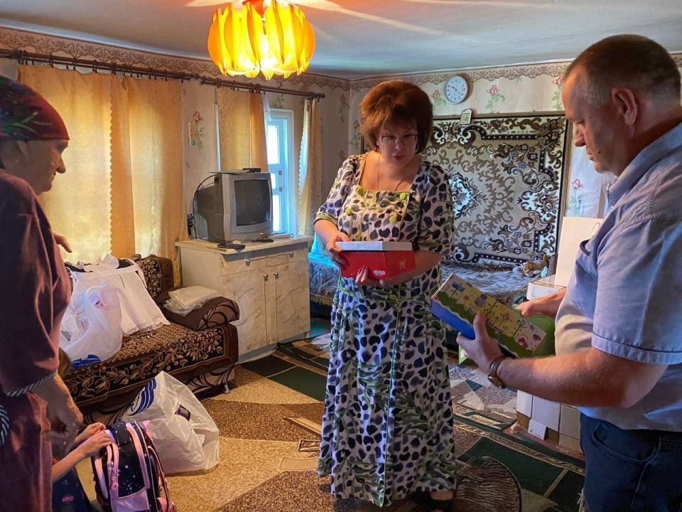 Марина Филиппова: В светлый день Преображения Господня, когда православные отмечают этот великий праздник, мы вместе с Павлом Гречишкиным, Председателем Совета Новоайдарского округа, отправились в село Спеваковка Марина Филиппова: В светлый день Преображения Господня, когда православные отмечают этот великий праздник, мы вместе с Павлом Гречишкиным, Председателем Совета Новоайдарского округа, отправились в село Спеваковка