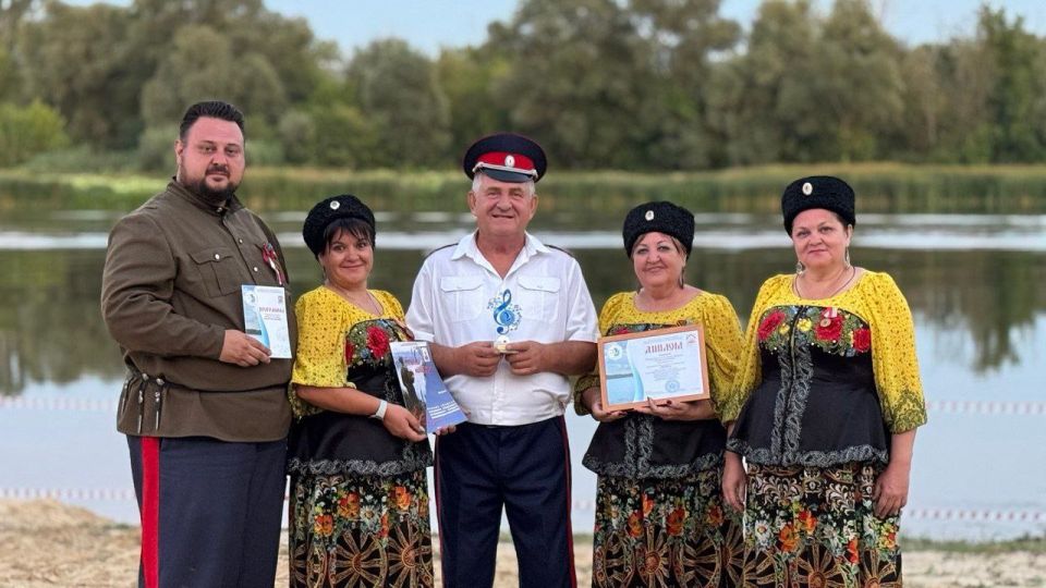Любо, братцы, Любо!. Луганская Народная Республика приняла участие в X межрегиональном певческом фестивале «Песни над Доном», посвященном 80-летию Победы в Великой Отечественной войне и 300-летию образования Воронежской... Любо, братцы, Любо!. Луганская Народная Республика приняла участие в X межрегиональном певческом фестивале «Песни над Доном», посвященном 80-летию Победы в Великой Отечественной войне и 300-летию образования Воронежской...