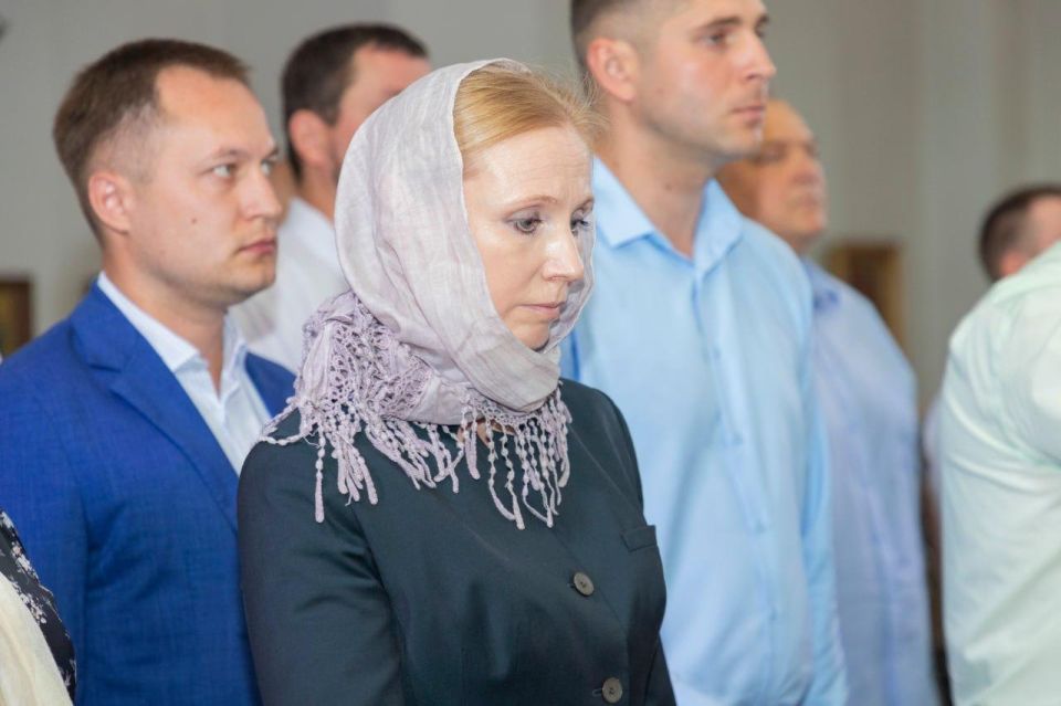 Представители Администрации Главы ЛНР, администрации Луганска и финалисты регионального кадрового проекта «Герои Луганщины» передали освященные яблоки военнослужащим Представители Администрации Главы ЛНР, администрации Луганска и финалисты регионального кадрового проекта «Герои Луганщины» передали освященные яблоки военнослужащим