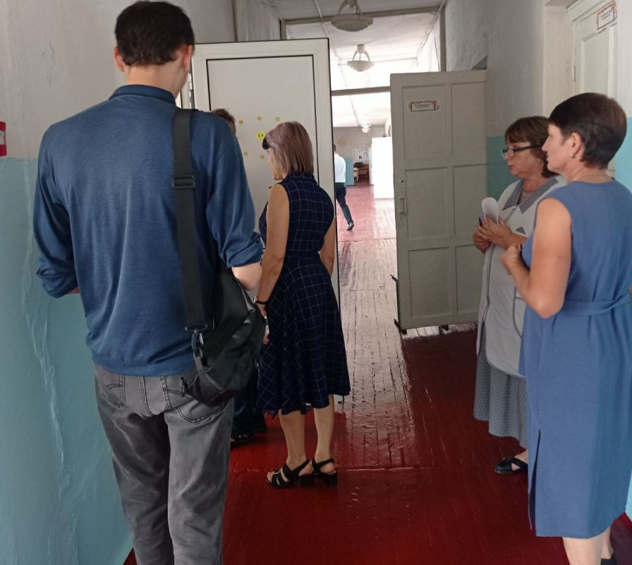 В преддверии 1 сентября на территории Беловодского муниципального округа в рамках партпроекта «Новая школа» проходит всероссийская акция «Родительская приемка» В преддверии 1 сентября на территории Беловодского муниципального округа в рамках партпроекта «Новая школа» проходит всероссийская акция «Родительская приемка»