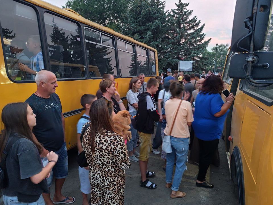 Обучающиеся образовательных учреждений Краснодонщины, при поддержке шефа-региона Курганской области, отправились в загородный оздоровительный лагерь «Чумляк» Обучающиеся образовательных учреждений Краснодонщины, при поддержке шефа-региона Курганской области, отправились в загородный оздоровительный лагерь «Чумляк»