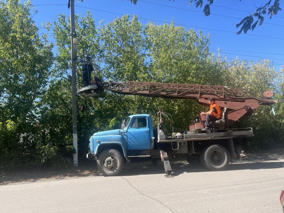 В пгт. Софиевский продолжаются работы по благоустройству В пгт. Софиевский продолжаются работы по благоустройству