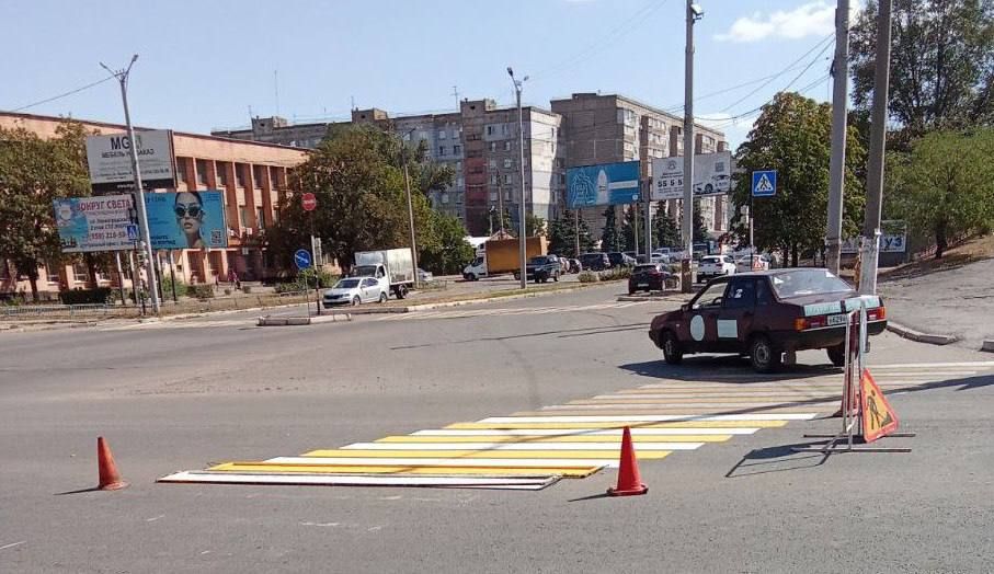 Коммунальные службы проводят работы на территории города Коммунальные службы проводят работы на территории города