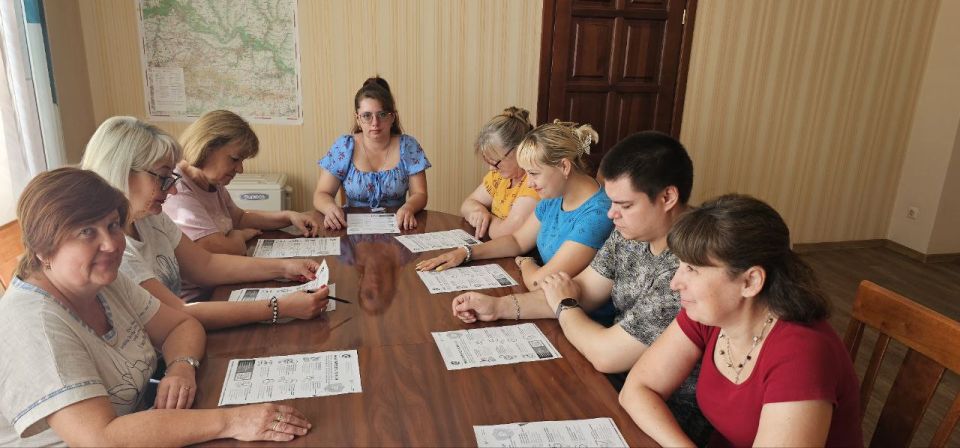 В Луганском Почтамте продолжают пополнять свой багаж знаний в области защиты от схем мошенников! В Луганском Почтамте продолжают пополнять свой багаж знаний в области защиты от схем мошенников!