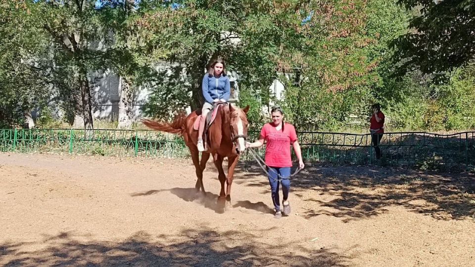 Сегодня у деток из Боровенской школы Кременского района была очень насыщенная программа посещения столицы ЛНР Сегодня у деток из Боровенской школы Кременского района была очень насыщенная программа посещения столицы ЛНР