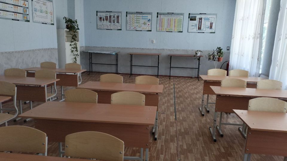 Сегодня комиссия во главе с заместителем Главы Администрации городского округа город Ровеньки Ольгой Орловой посетила Ровеньковскую школу № 6 им. О.В. Анащенко с целью проверки готовности учреждения к новому учебному году Сегодня комиссия во главе с заместителем Главы Администрации городского округа город Ровеньки Ольгой Орловой посетила Ровеньковскую школу № 6 им. О.В. Анащенко с целью проверки готовности учреждения к новому учебному году