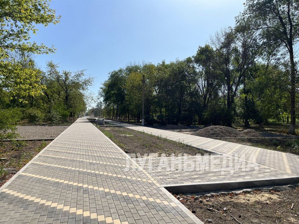 В парке имени Воровского продолжаются ремонтные работы В парке имени Воровского продолжаются ремонтные работы