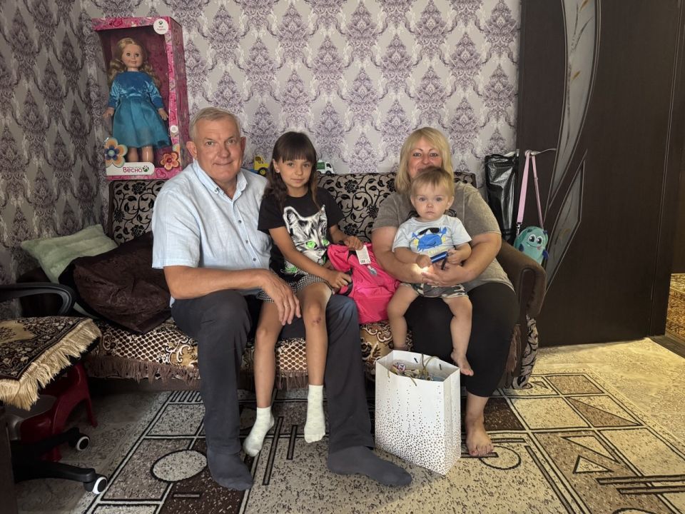 Владимир Шавлай: Посетил наших замечательных ребят, оказавшихся в сложной жизненной ситуации, и вручил каждому школьный набор канцтоваров Владимир Шавлай: Посетил наших замечательных ребят, оказавшихся в сложной жизненной ситуации, и вручил каждому школьный набор канцтоваров