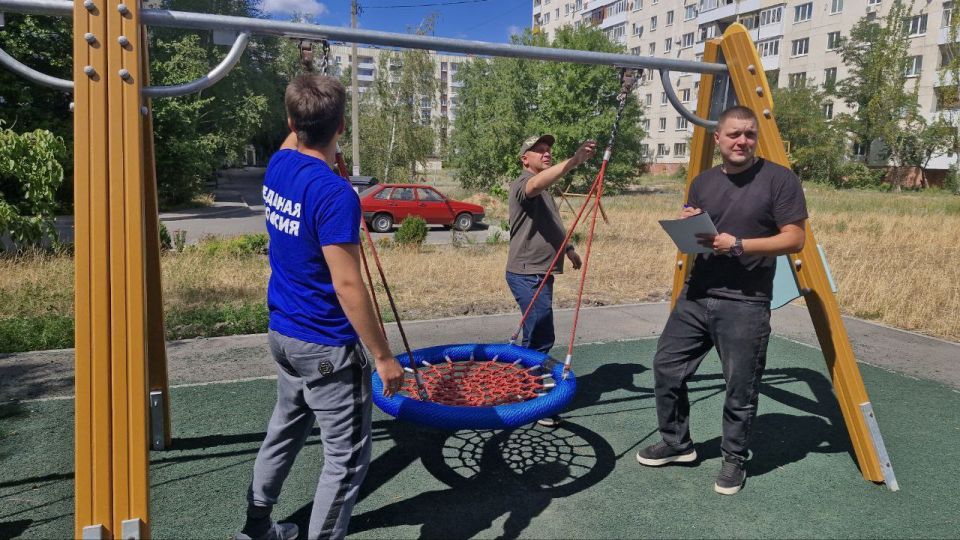 Партия "ЕДИНАЯ РОССИЯ" ставит безопасность и благополучие подрастающего поколения на первое место Партия "ЕДИНАЯ РОССИЯ" ставит безопасность и благополучие подрастающего поколения на первое место