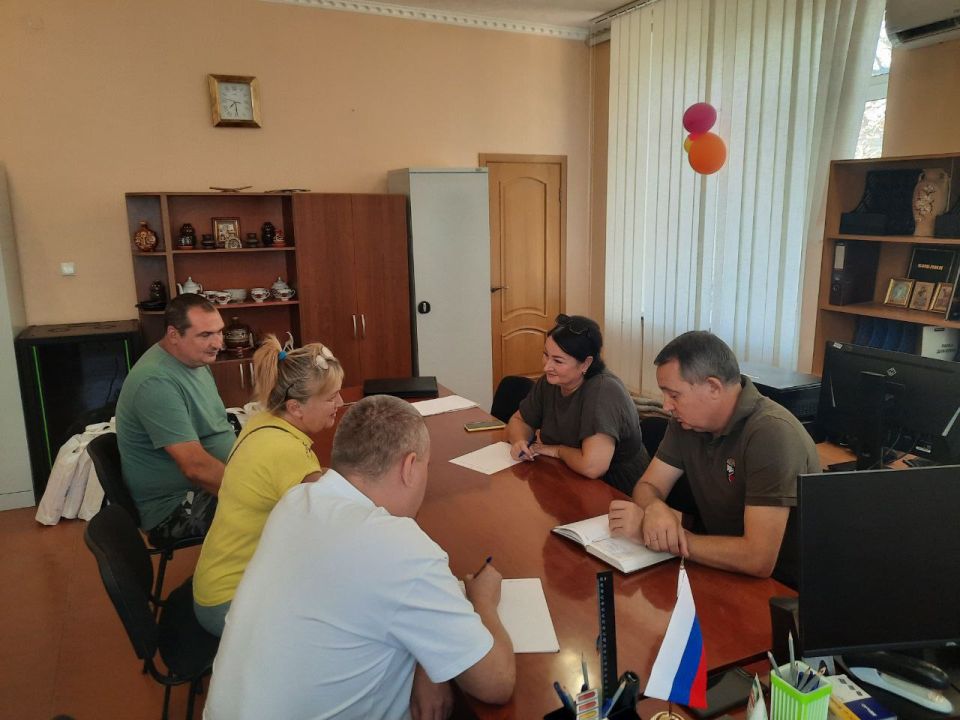 Андрей Губарев: Провел прием граждан в г. Золотое городского округа муниципальное образование городской округ город Первомайск Андрей Губарев: Провел прием граждан в г. Золотое городского округа муниципальное образование городской округ город Первомайск