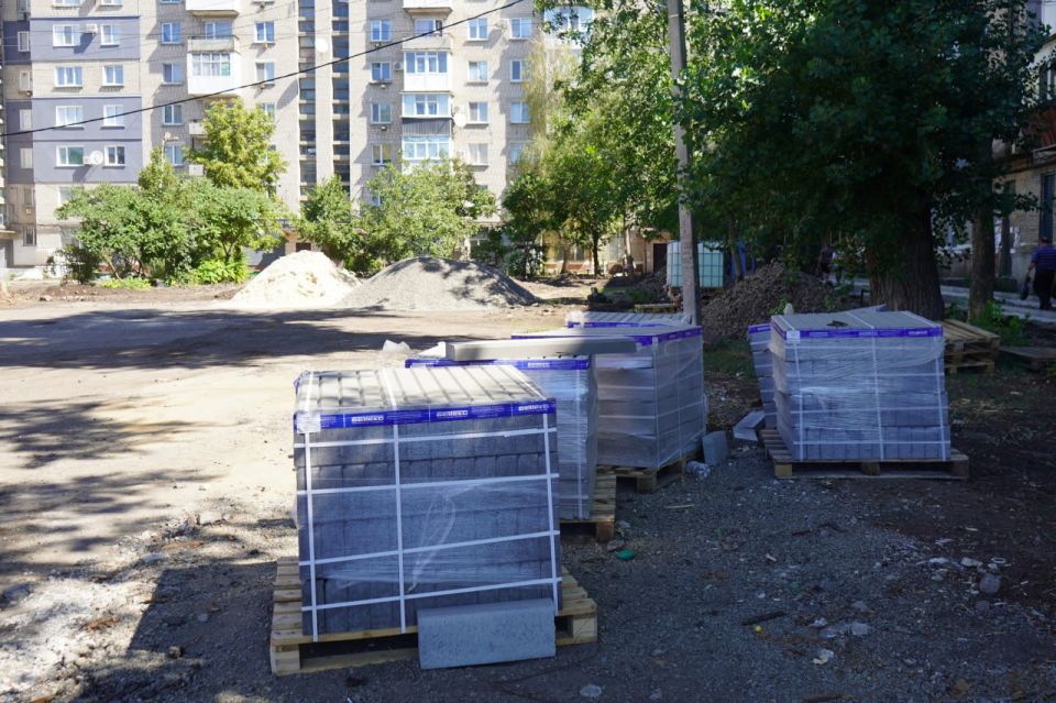 Андрей Сухачев: Продолжаем благоустройство дворов Андрей Сухачев: Продолжаем благоустройство дворов