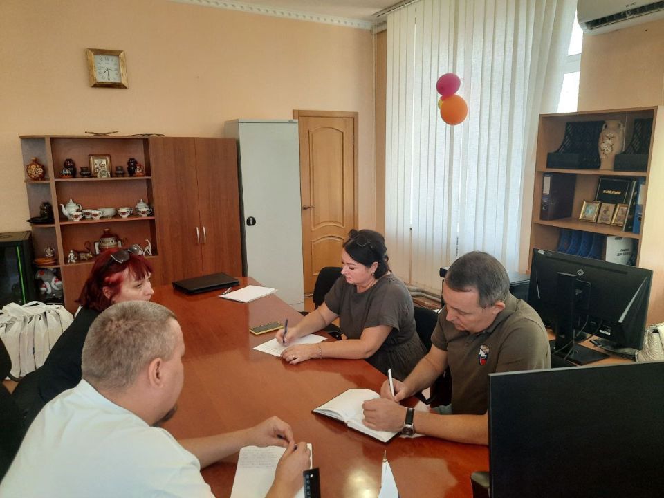 Андрей Губарев: Провел прием граждан в г. Золотое городского округа муниципальное образование городской округ город Первомайск Андрей Губарев: Провел прием граждан в г. Золотое городского округа муниципальное образование городской округ город Первомайск