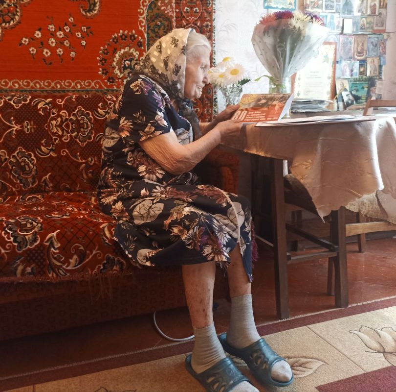 95-летний юбилей отметила луганчанка - Александра Евсеевна Дураченко 95-летний юбилей отметила луганчанка - Александра Евсеевна Дураченко