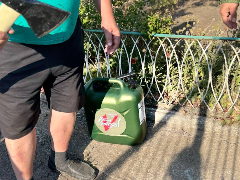 Сегодня в рамках фонда «Все для Победы» была доставлена помощь погорельцам из Станицы-Луганской Сегодня в рамках фонда «Все для Победы» была доставлена помощь погорельцам из Станицы-Луганской