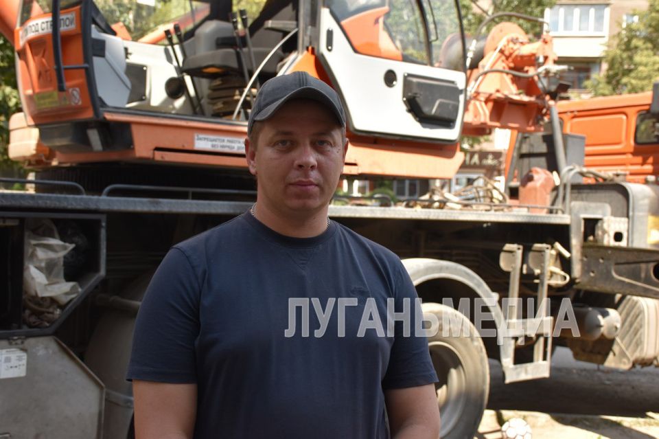 В Алчевске обновляется магистральная теплотрасса по улице Липовенко В Алчевске обновляется магистральная теплотрасса по улице Липовенко
