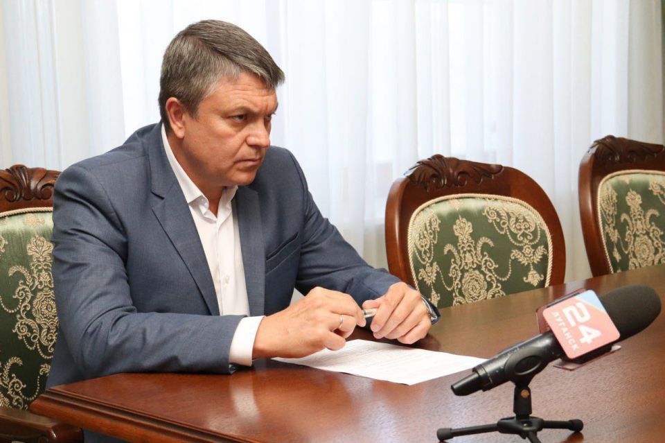 Леонид Пасечник: Продолжили тему поддержки наших защитников с министром труда и социальной политики региона Еленой Макаренко