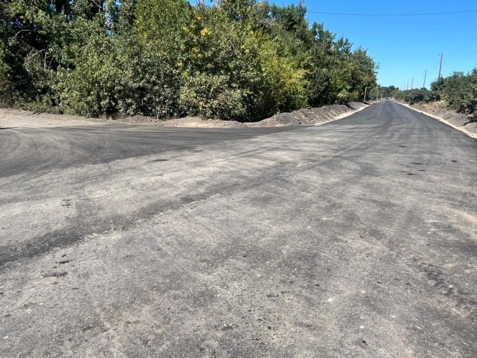 В Ровеньках на дороге от пгт В Ровеньках на дороге от пгт