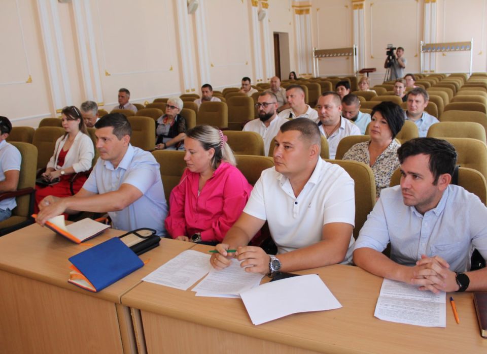 Министр экономического развития ЛНР Анна Уголкова провела рабочее совещание с представителями бизнес-сообщества Краснодонского муниципального округа Министр экономического развития ЛНР Анна Уголкова провела рабочее совещание с представителями бизнес-сообщества Краснодонского муниципального округа