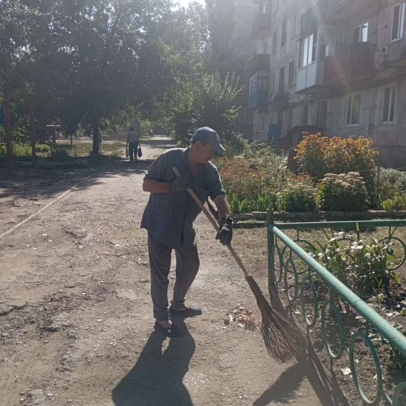 Виктория Сергеева: Коммунальщики в действии. В Кировске активно ведутся работы по благоустройству территории городского округа Виктория Сергеева: Коммунальщики в действии. В Кировске активно ведутся работы по благоустройству территории городского округа