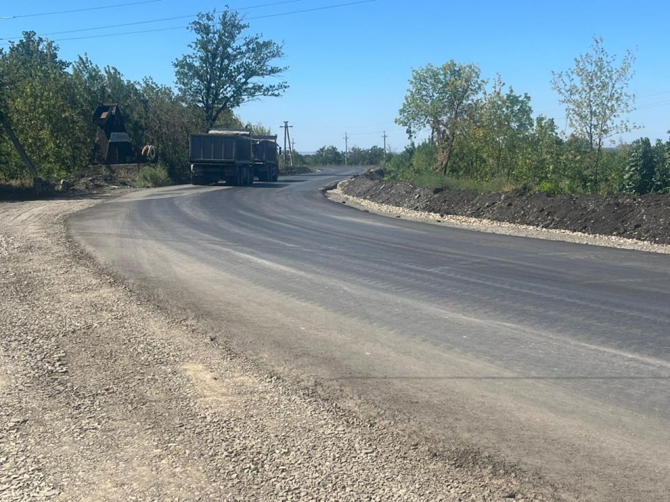 В Ровеньках на дороге от пгт В Ровеньках на дороге от пгт