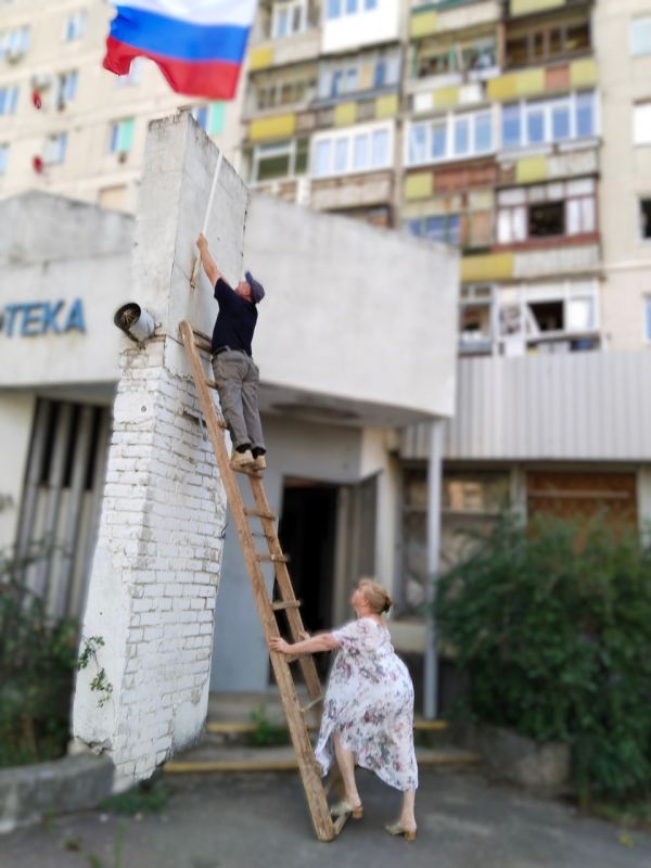 22 АВГУСТА – ДЕНЬ ГОСУДАРСТВЕННОГО ФЛАГА РОССИЙСКОЙ ФЕДЕРАЦИИ 22 АВГУСТА – ДЕНЬ ГОСУДАРСТВЕННОГО ФЛАГА РОССИЙСКОЙ ФЕДЕРАЦИИ