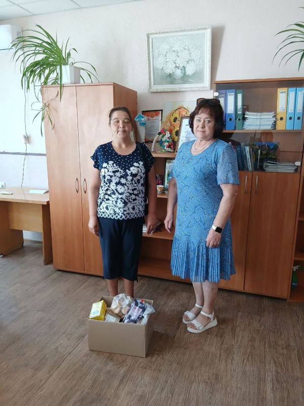 В рамках акции "Добрых дел" сотрудники Передельского отдела жизнеобеспечения выдали льготной категории жителей сел Передельское,Геевка,Старый Айдар гуманитарную помощь в виде продуктовых наборов ,сладостей, а также... В рамках акции "Добрых дел" сотрудники Передельского отдела жизнеобеспечения выдали льготной категории жителей сел Передельское,Геевка,Старый Айдар гуманитарную помощь в виде продуктовых наборов ,сладостей, а также...